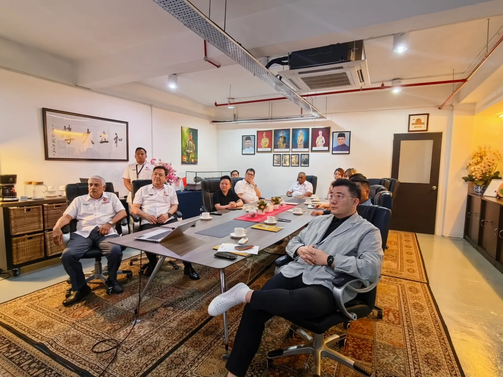 A discussion at Genovasi that day. Photograph supplied by the author.